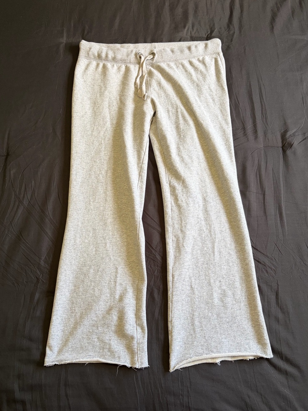 Y2K 2000s Miley Cyrus x Max Azria gray heather low-rise flare sweatpants. Size L